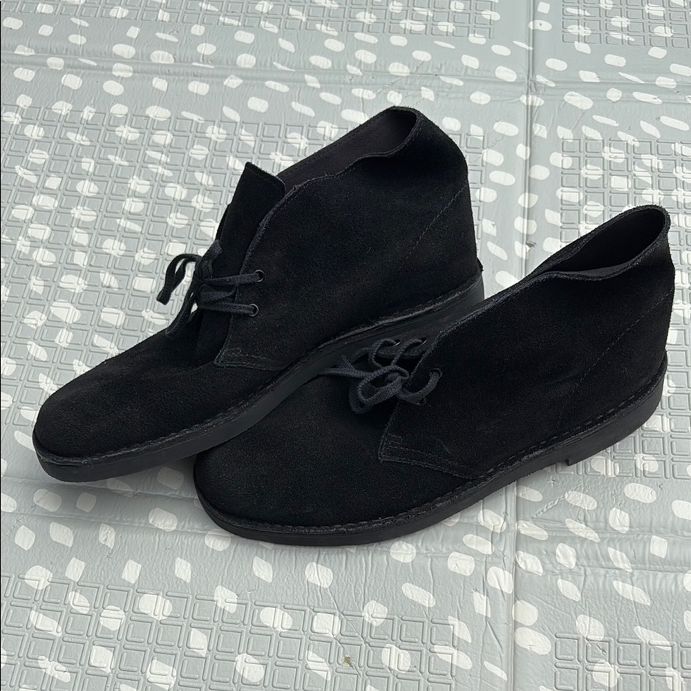 Men’s Clarks Black Suede Shoes - Picture 2 of 5